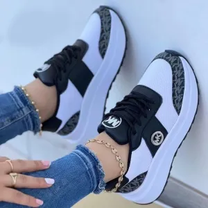 Elizabeth  Dicksohliger Damen-Sneaker mit Farbakzenten